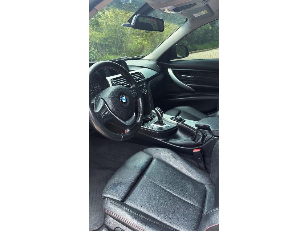 BMW 320i