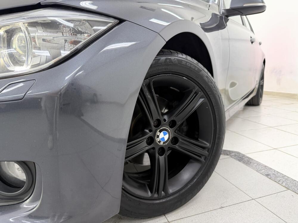 BMW 320i