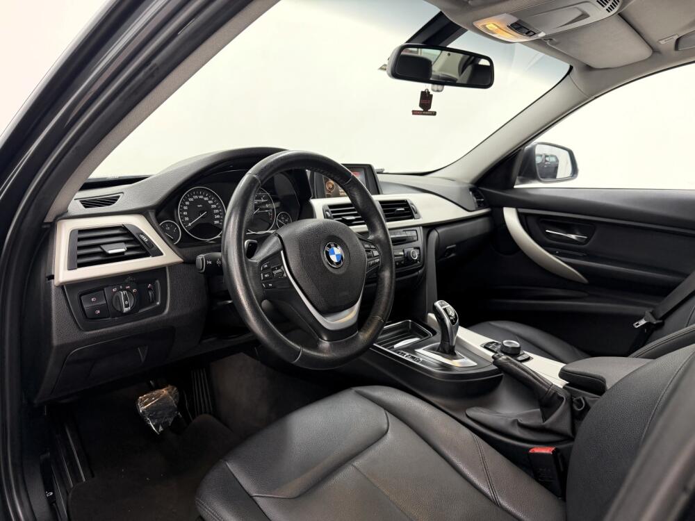 BMW 320i