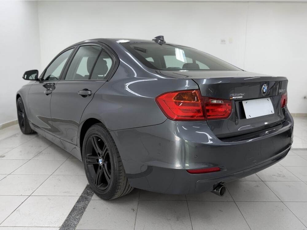 BMW 320i