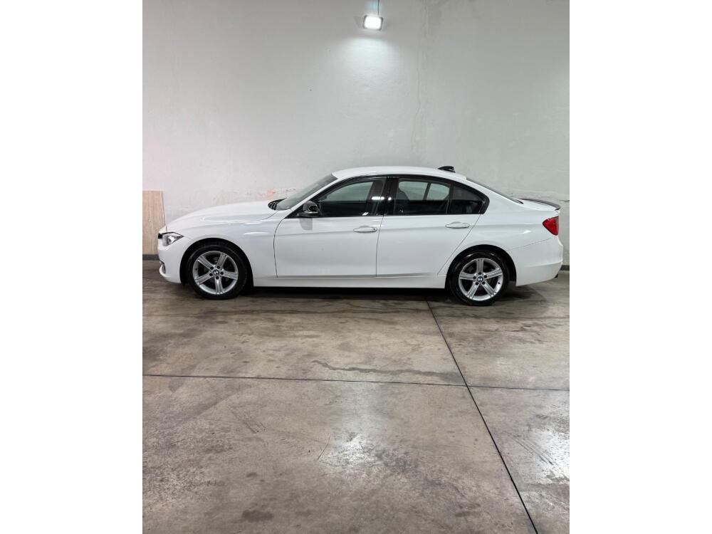 BMW 320i