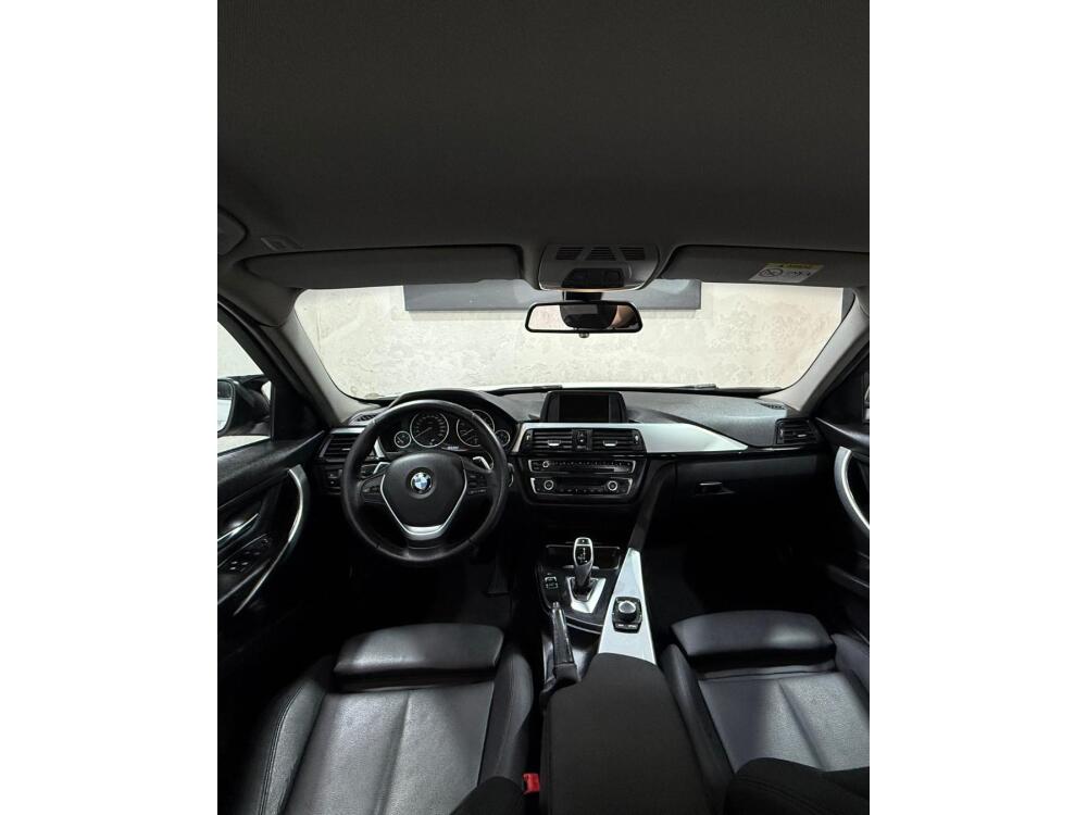 BMW 320i