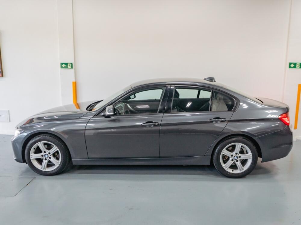 BMW 320i