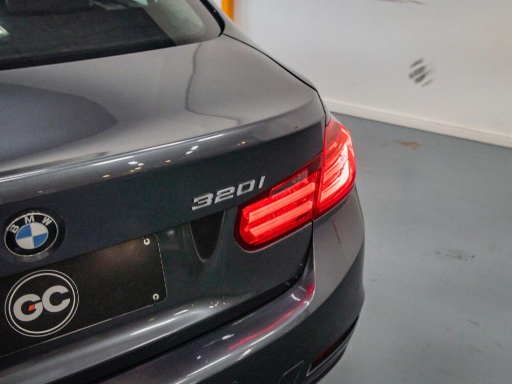 BMW 320i