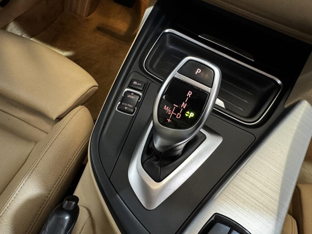 BMW 320i