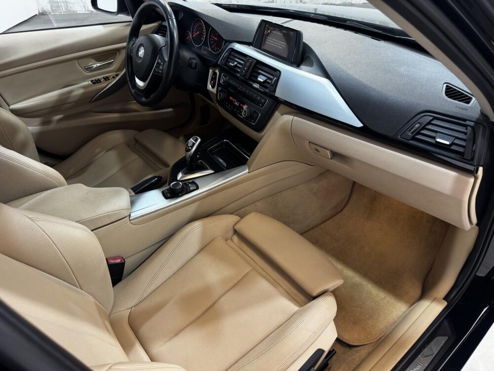 BMW 320i