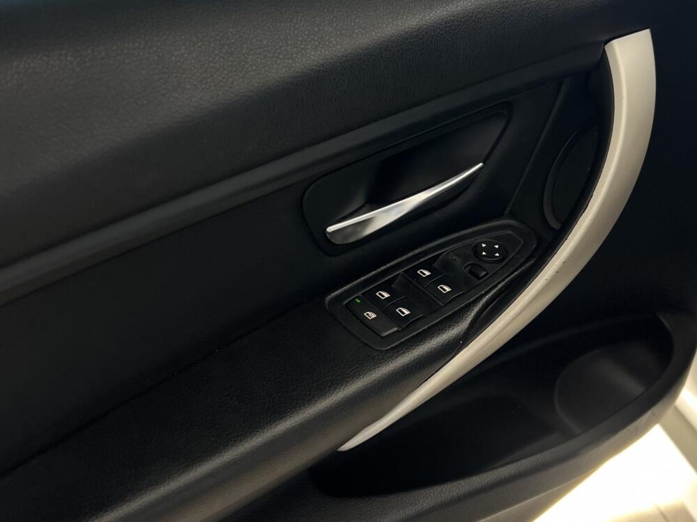 BMW 320i