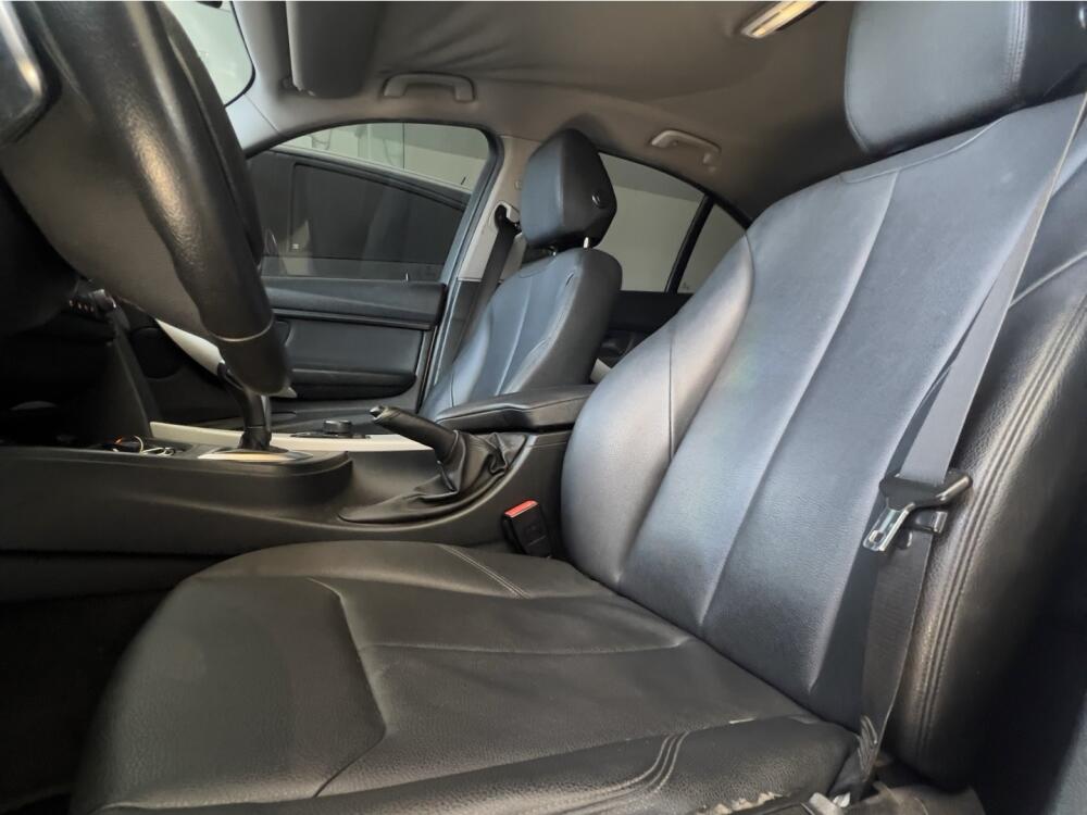 BMW 320i