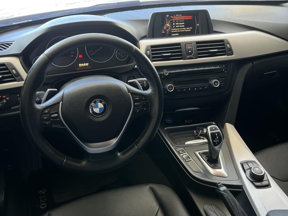 BMW 320i