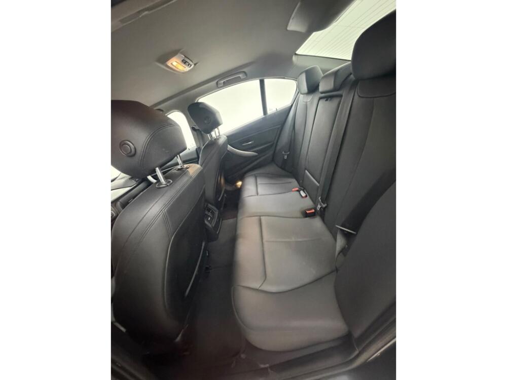 BMW 320i