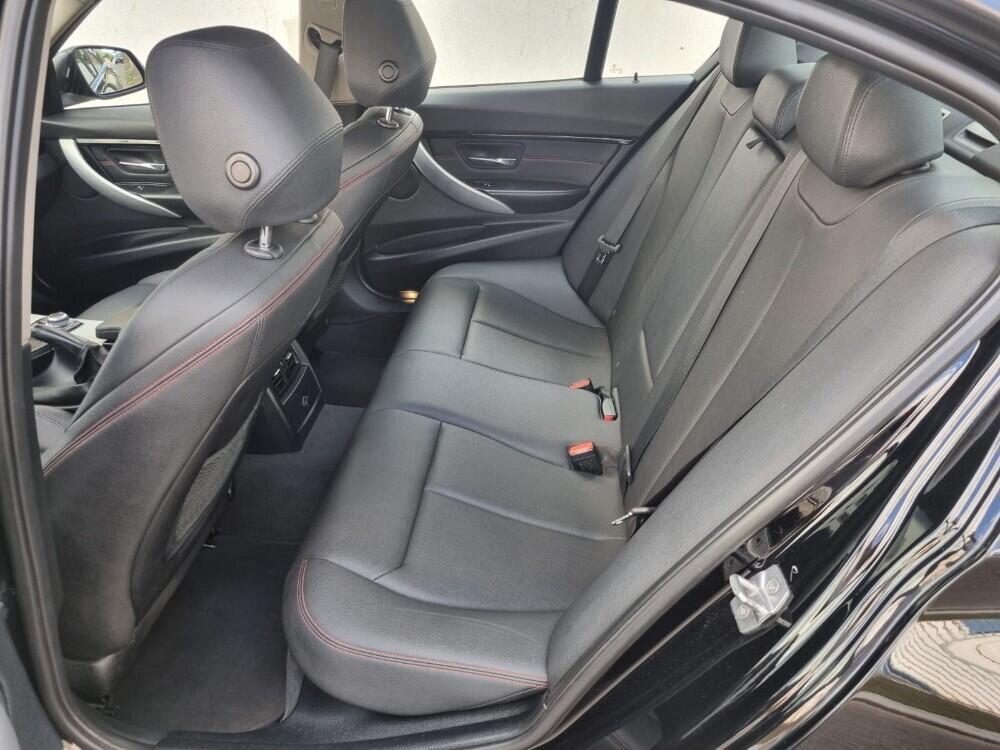 BMW 320i