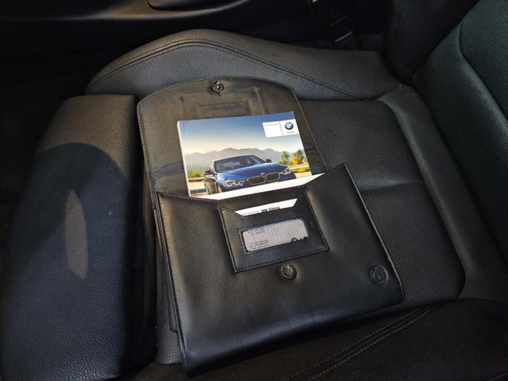 BMW 320i