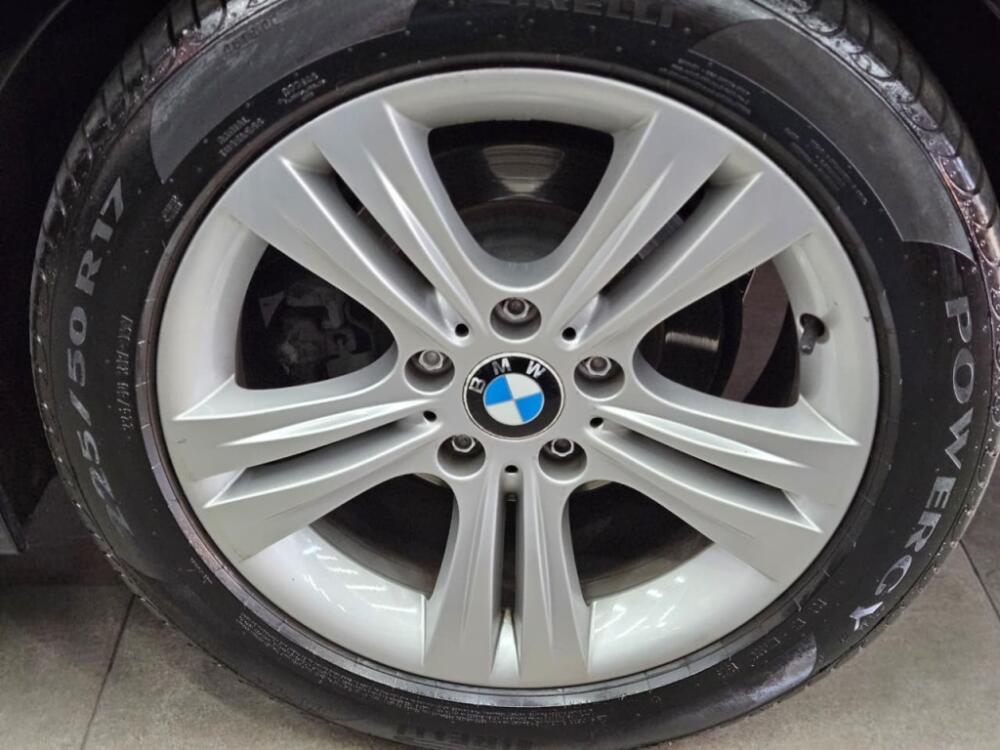 BMW 320i