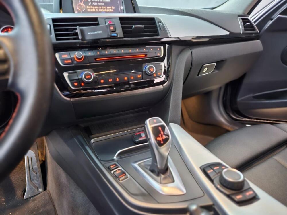 BMW 320i