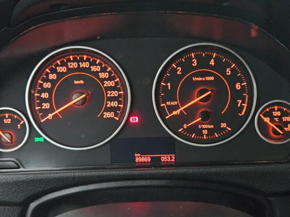 BMW 320i