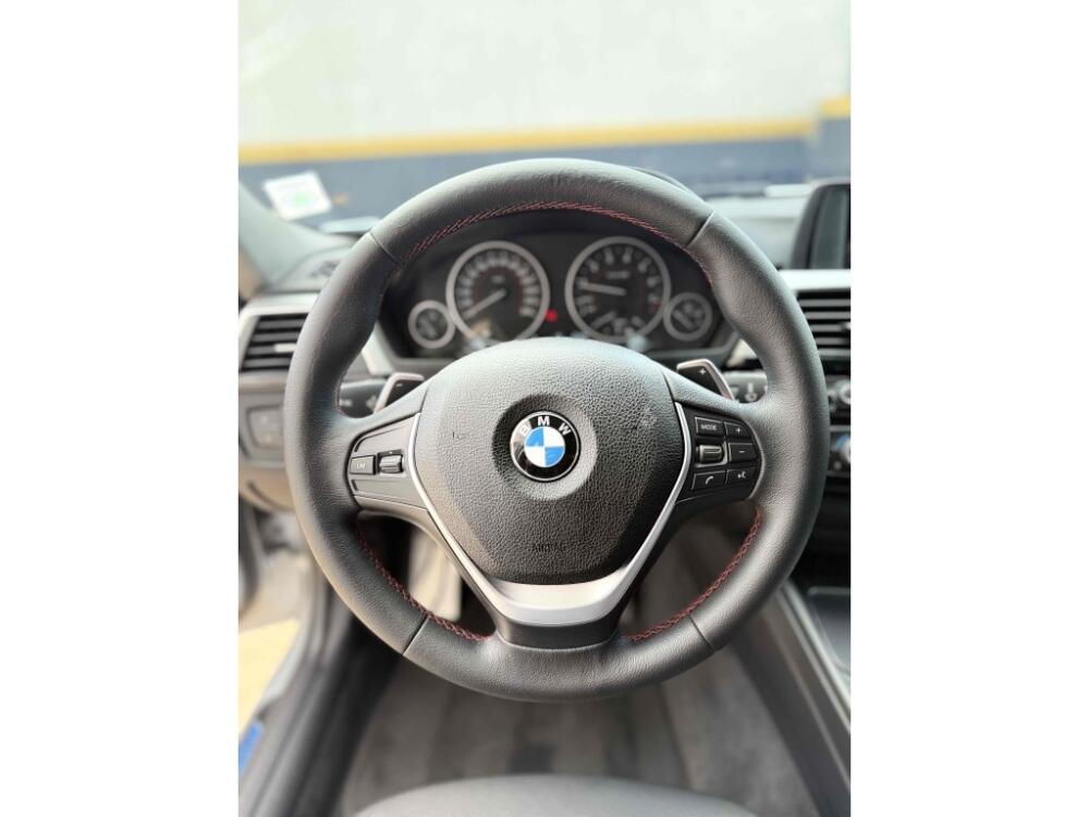 BMW 320i