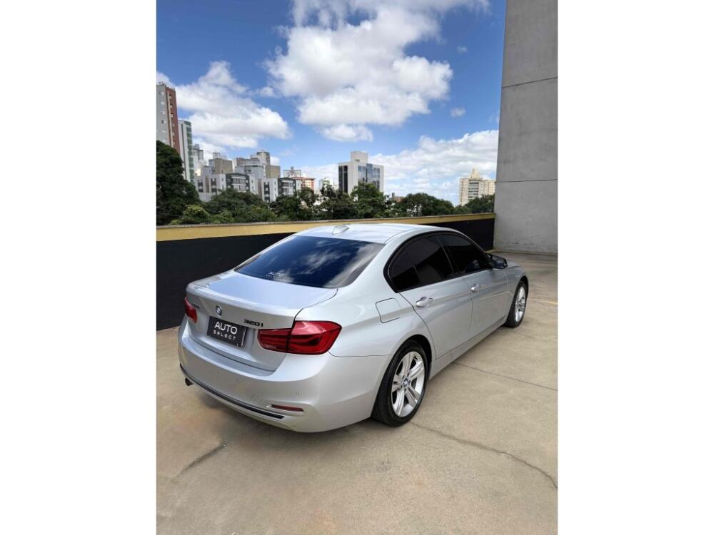 BMW 320i