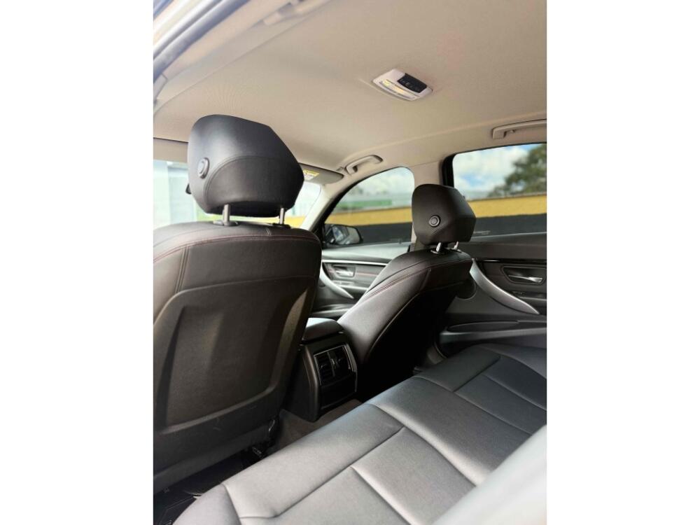 BMW 320i