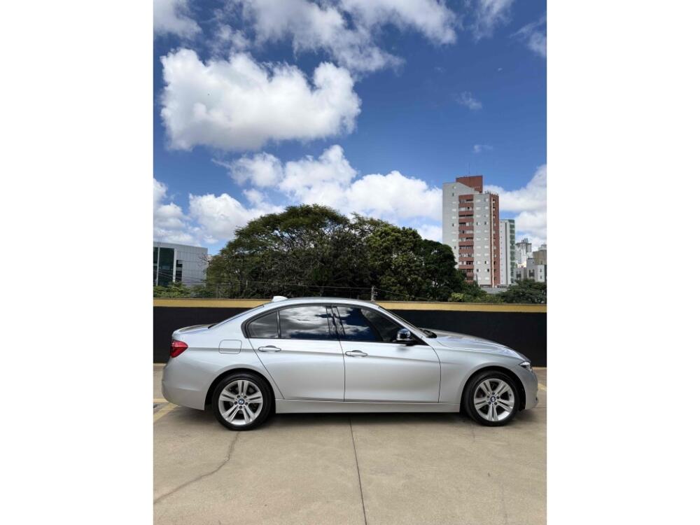 BMW 320i