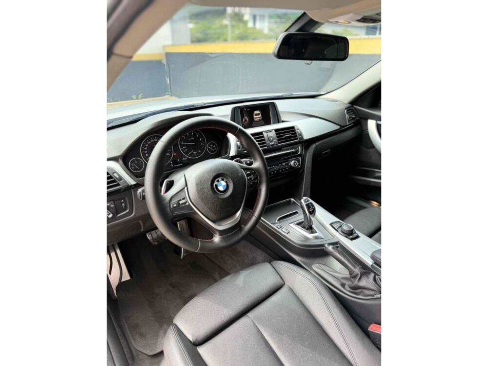 BMW 320i