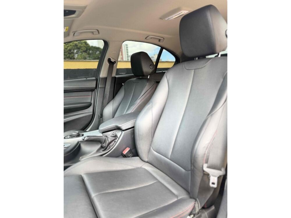 BMW 320i