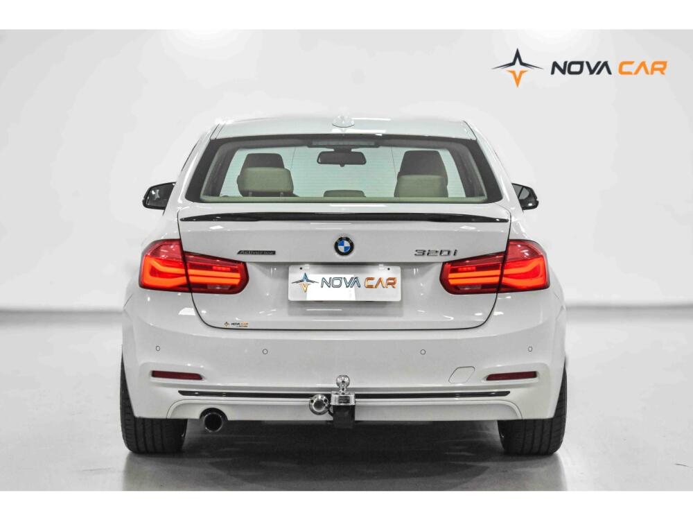BMW 320i