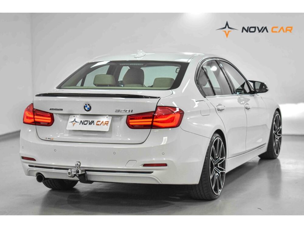 BMW 320i