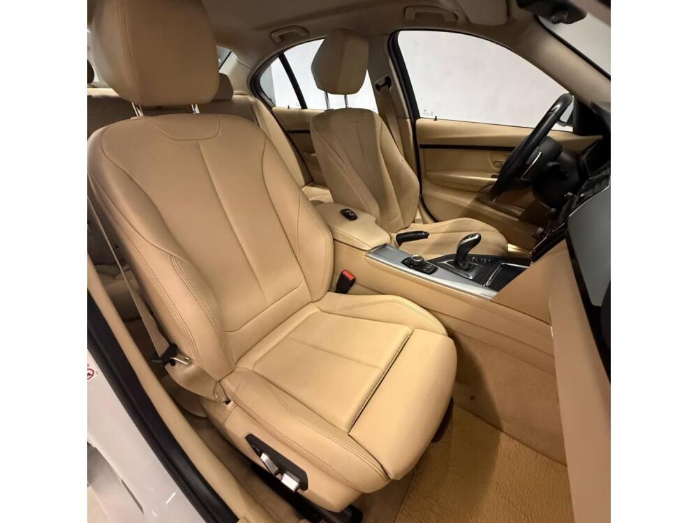 BMW 320i