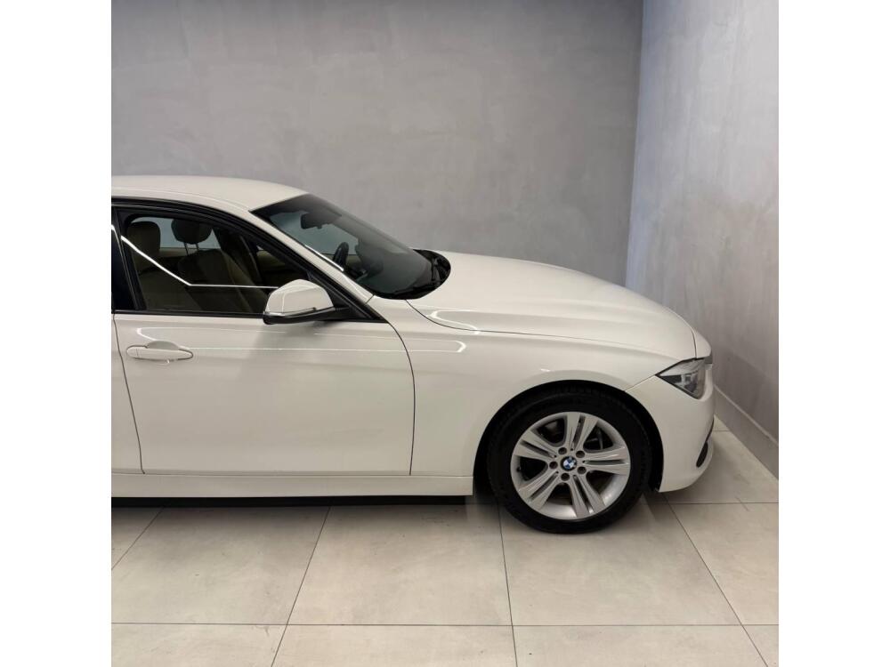 BMW 320i