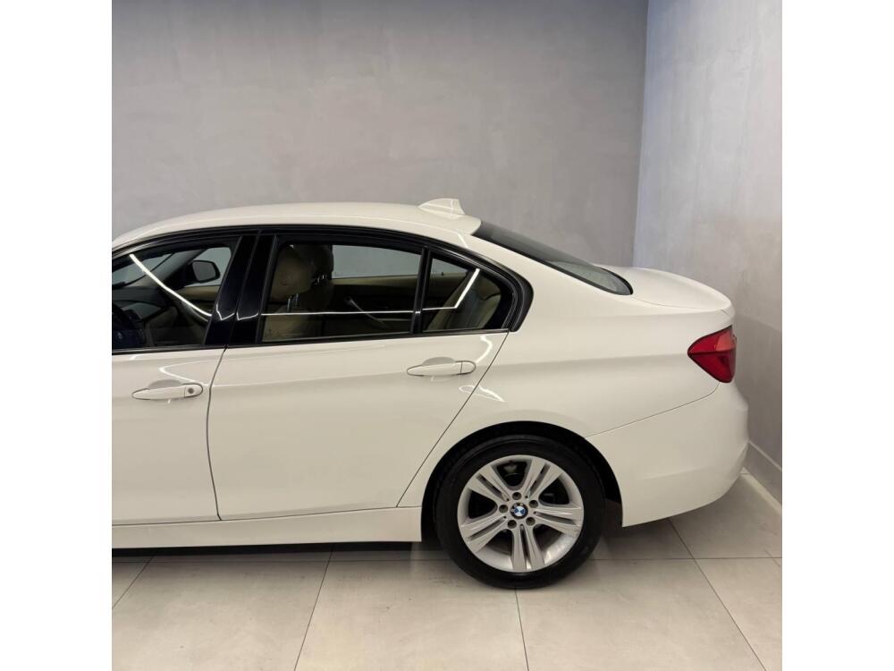 BMW 320i