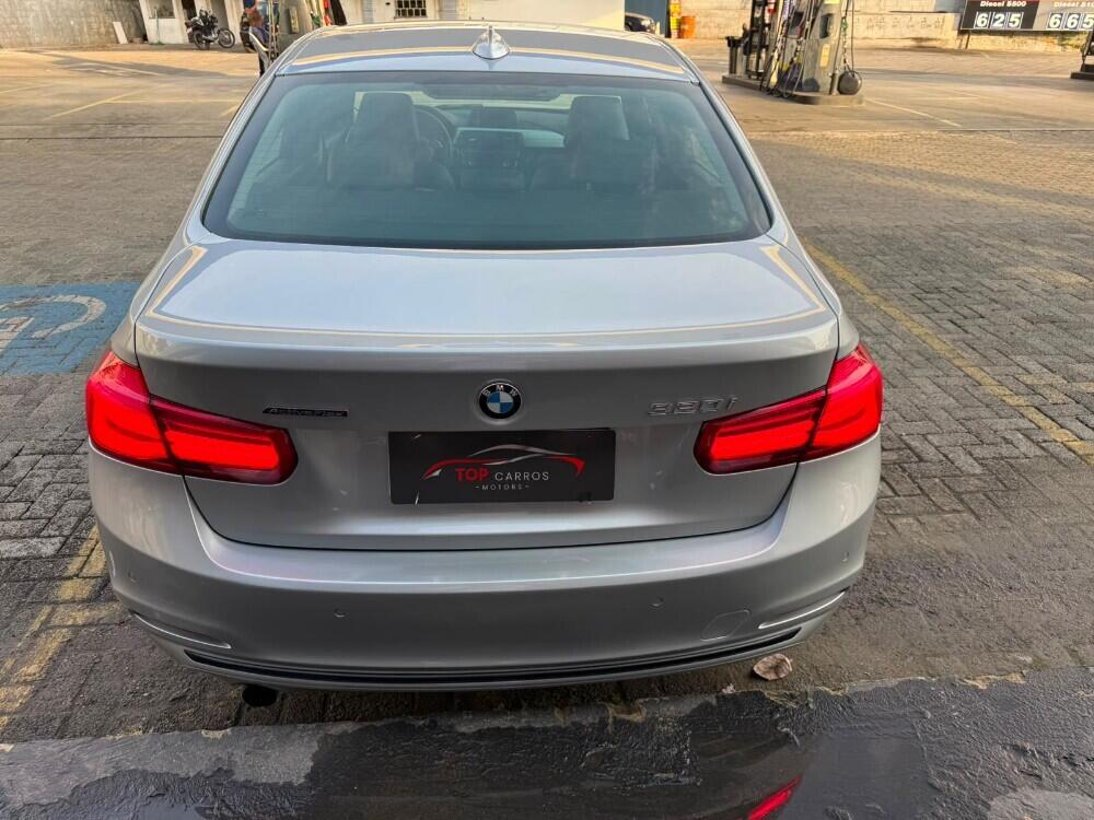BMW 320i