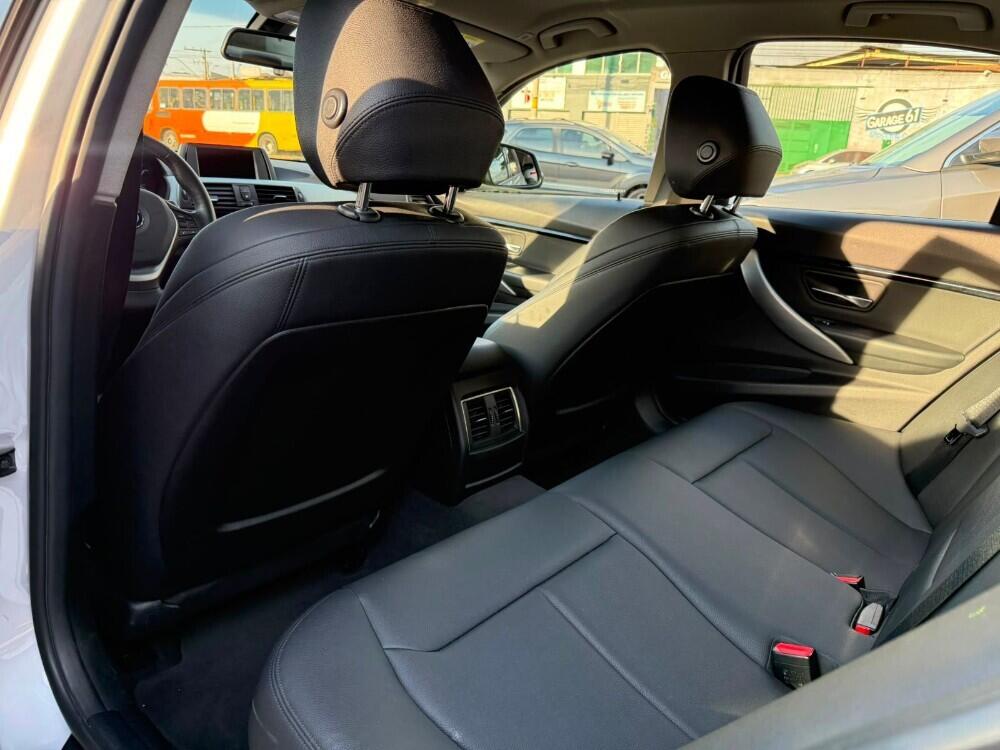 BMW 320i