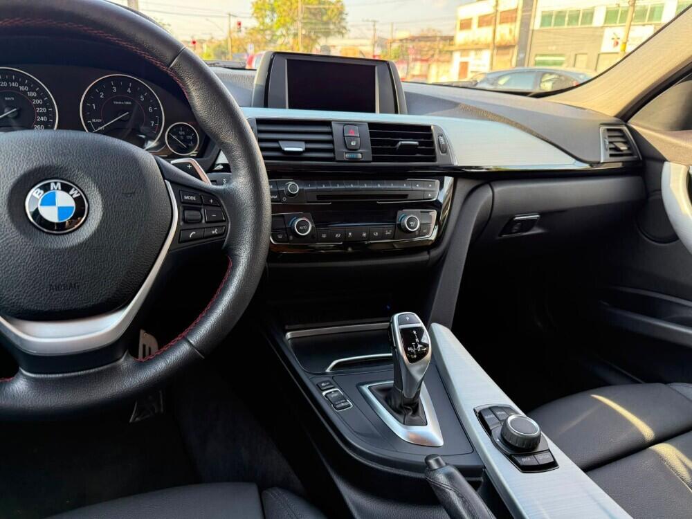 BMW 320i