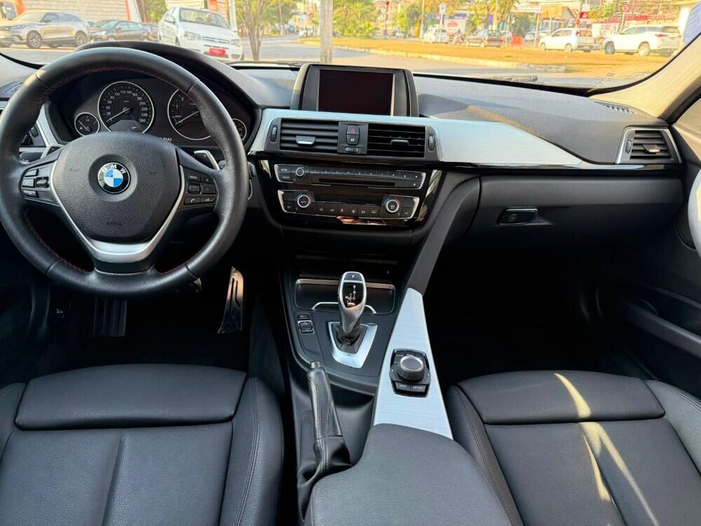 BMW 320i