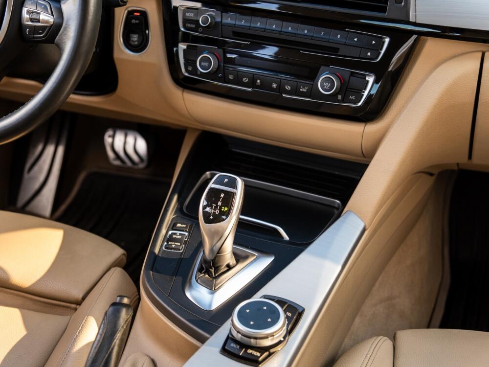 BMW 320i