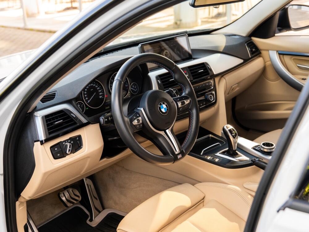 BMW 320i