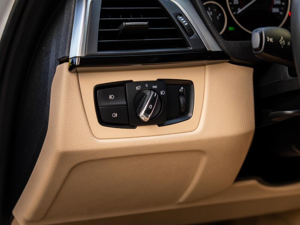 BMW 320i