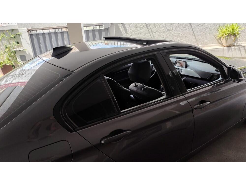 BMW 320i