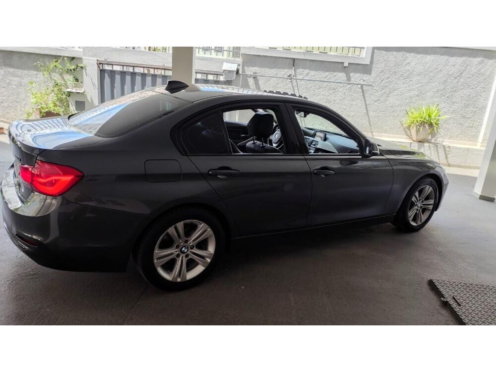 BMW 320i