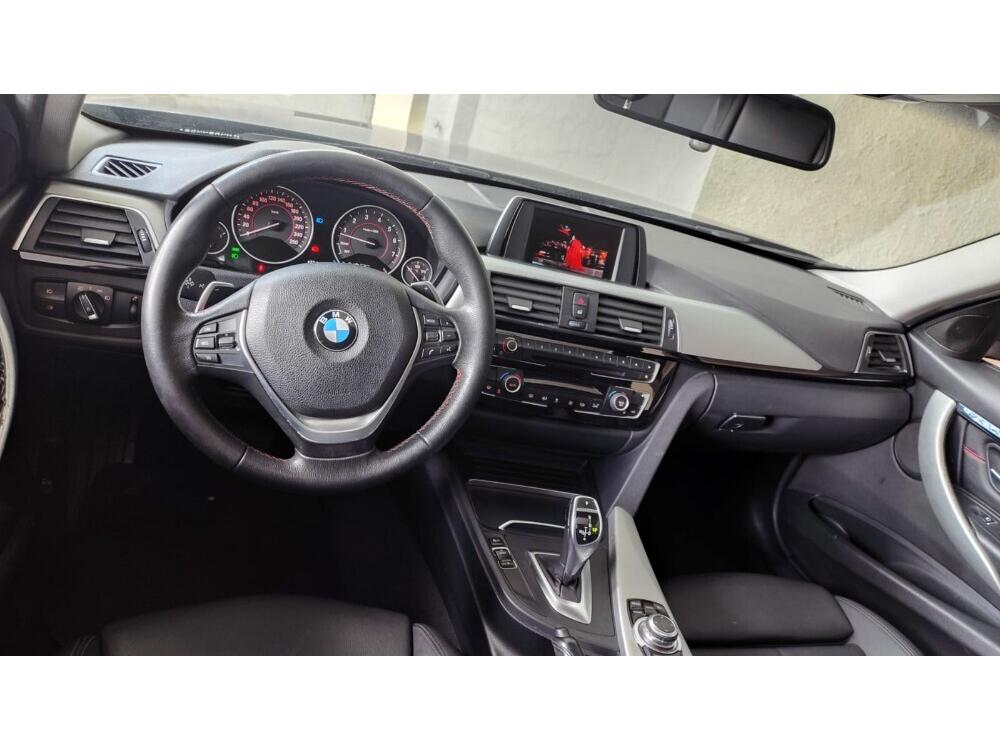 BMW 320i