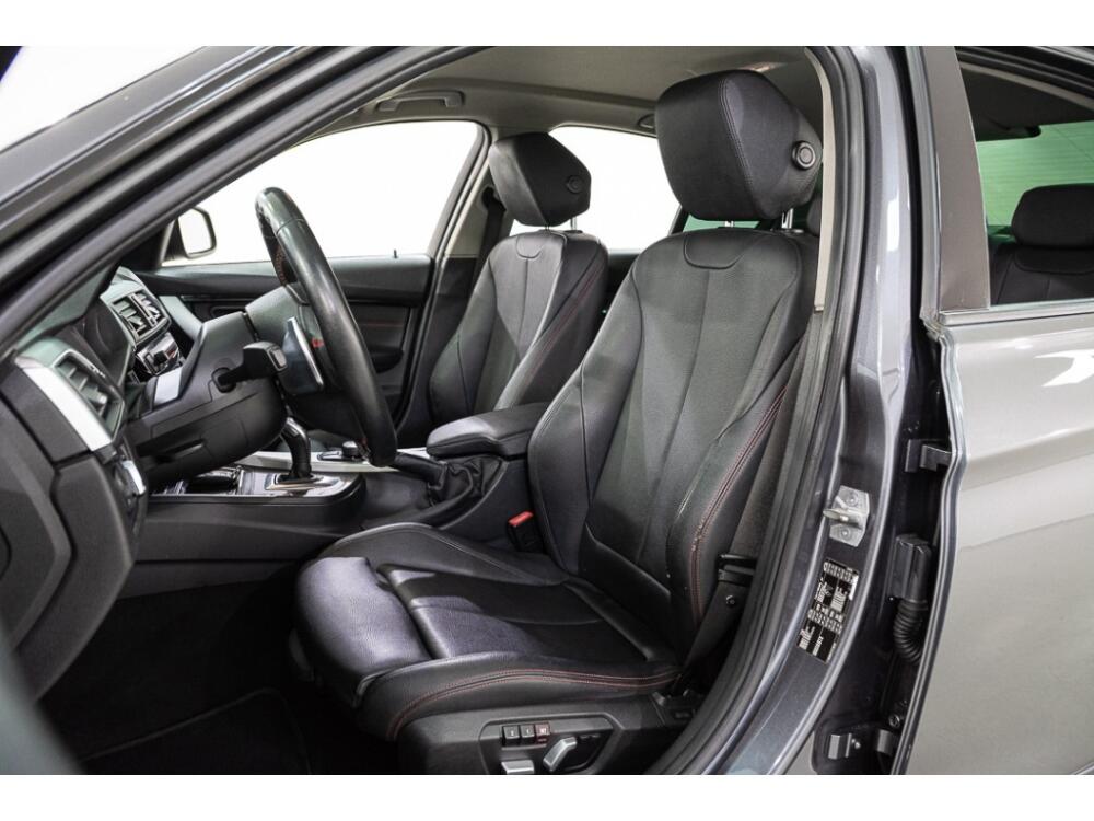 BMW 320i