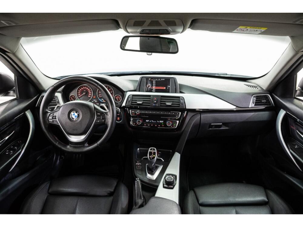 BMW 320i