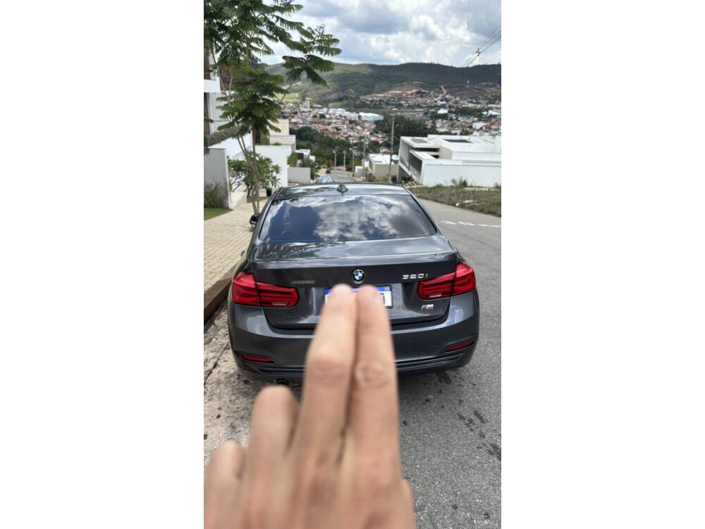 BMW 320i