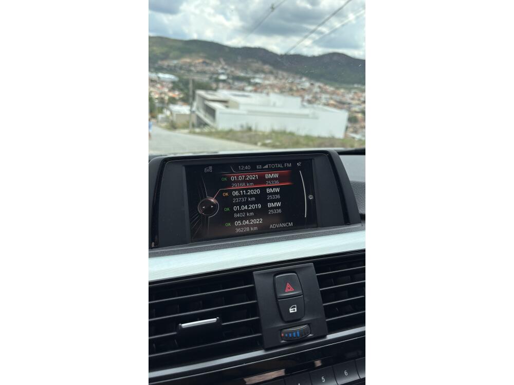 BMW 320i