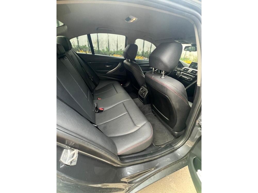 BMW 320i