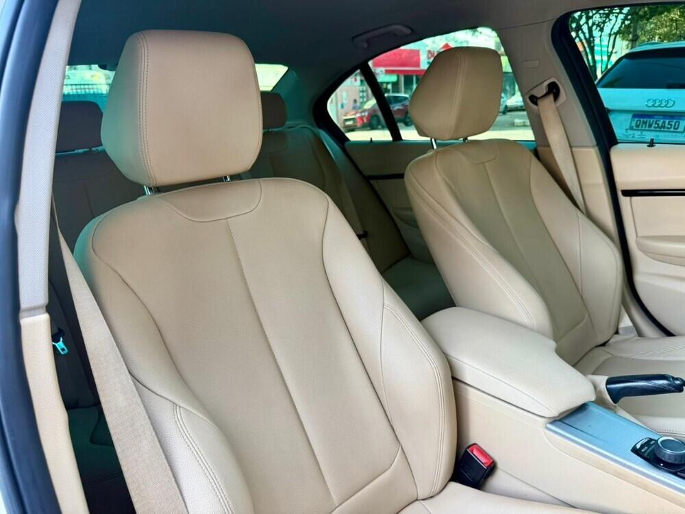BMW 320i