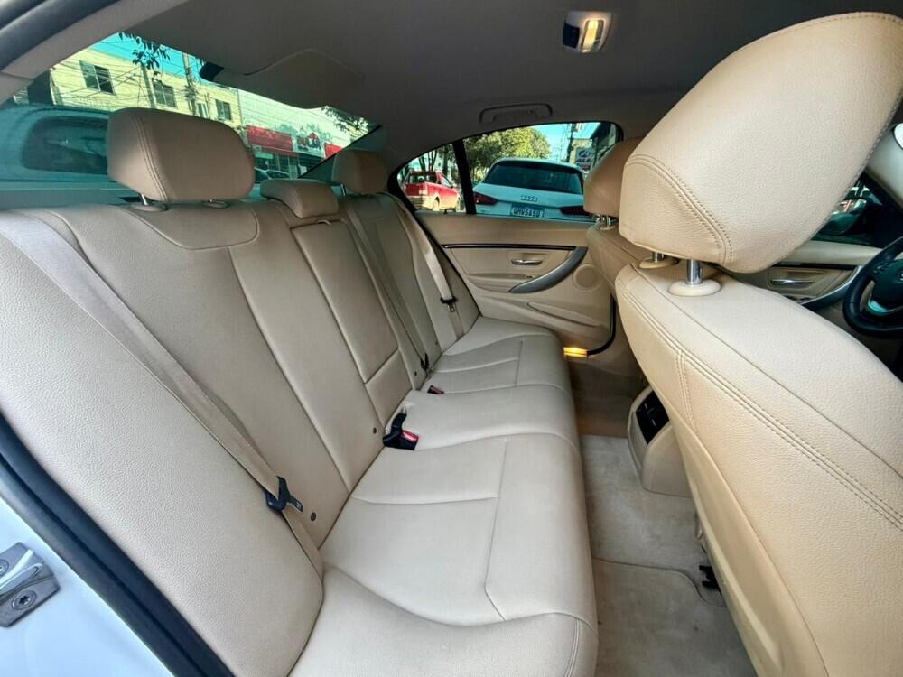 BMW 320i