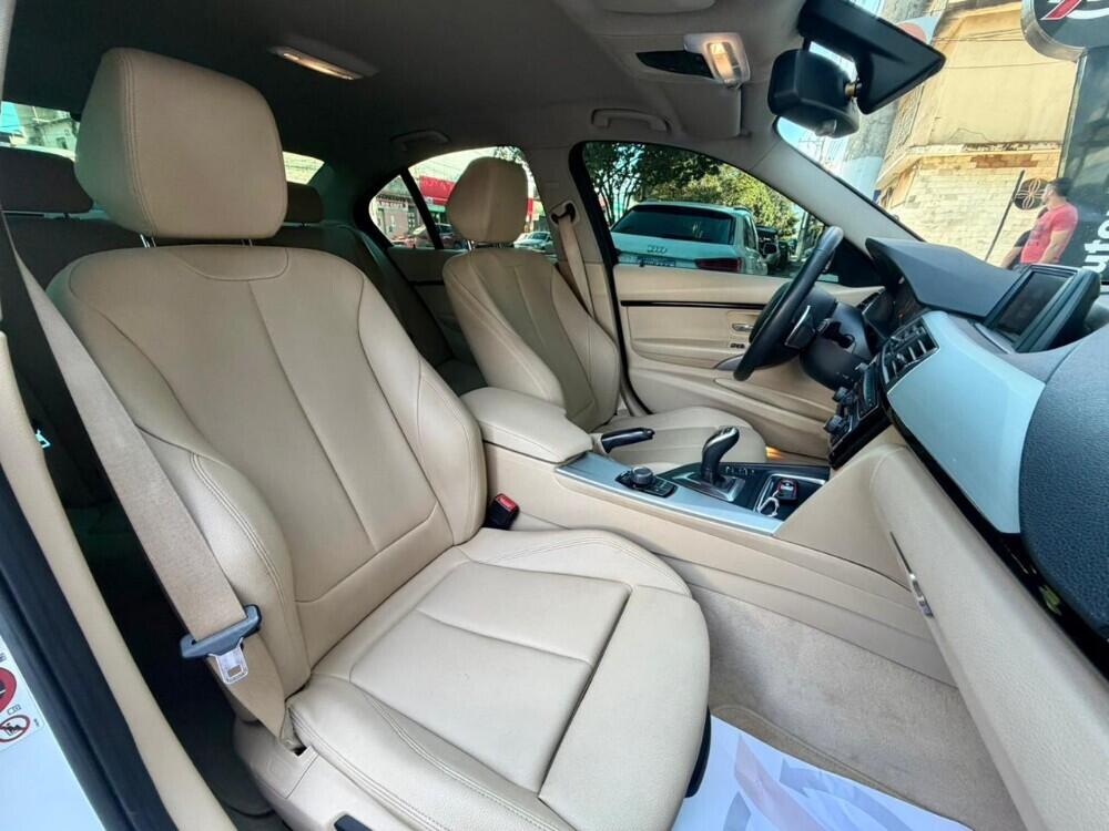 BMW 320i