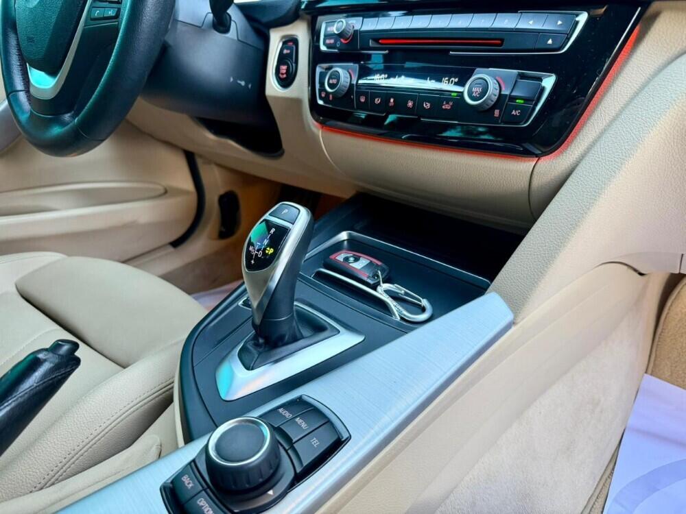 BMW 320i