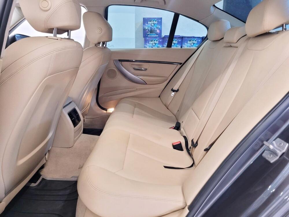 BMW 320i